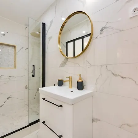 Apartment Charming & Modern 1br - 8